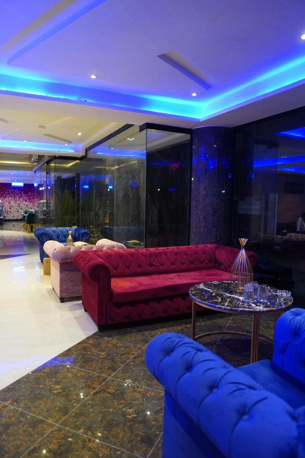Nueva Hotel Исламабад Экстерьер фото