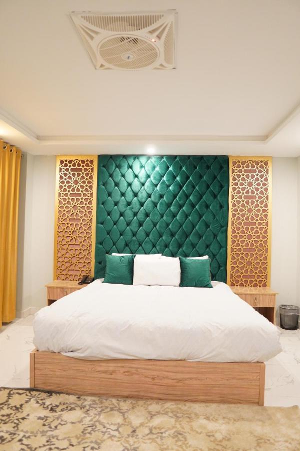 Nueva Hotel Исламабад Экстерьер фото