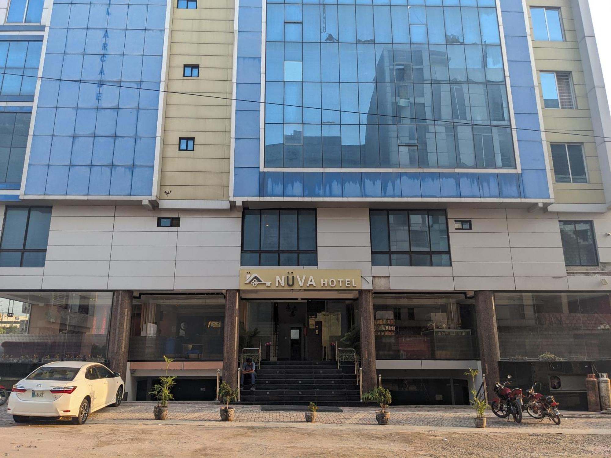 Nueva Hotel Исламабад Экстерьер фото