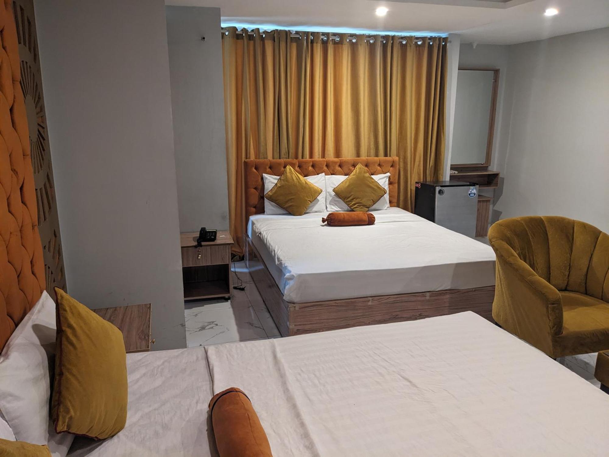 Nueva Hotel Исламабад Экстерьер фото