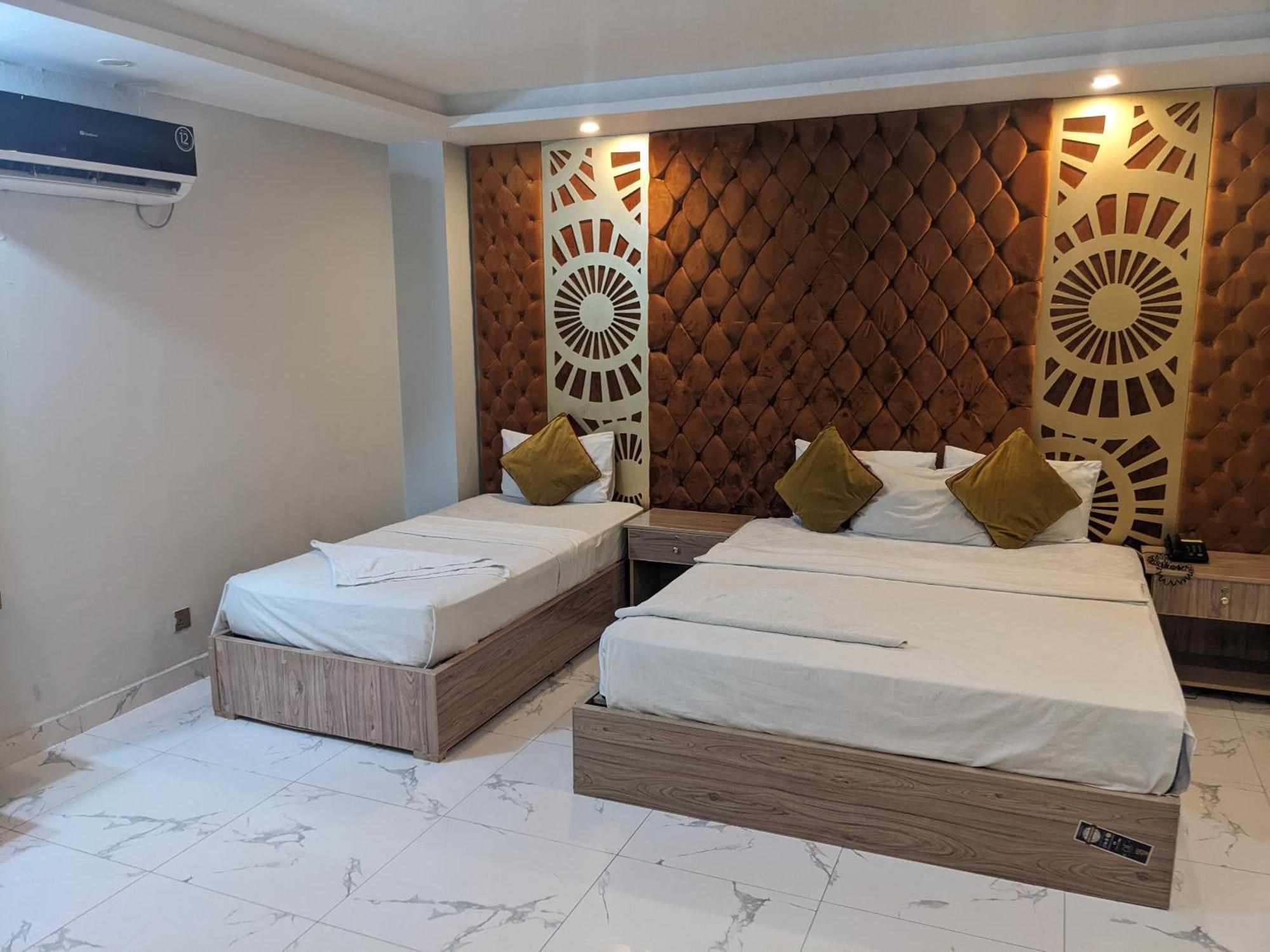 Nueva Hotel Исламабад Экстерьер фото