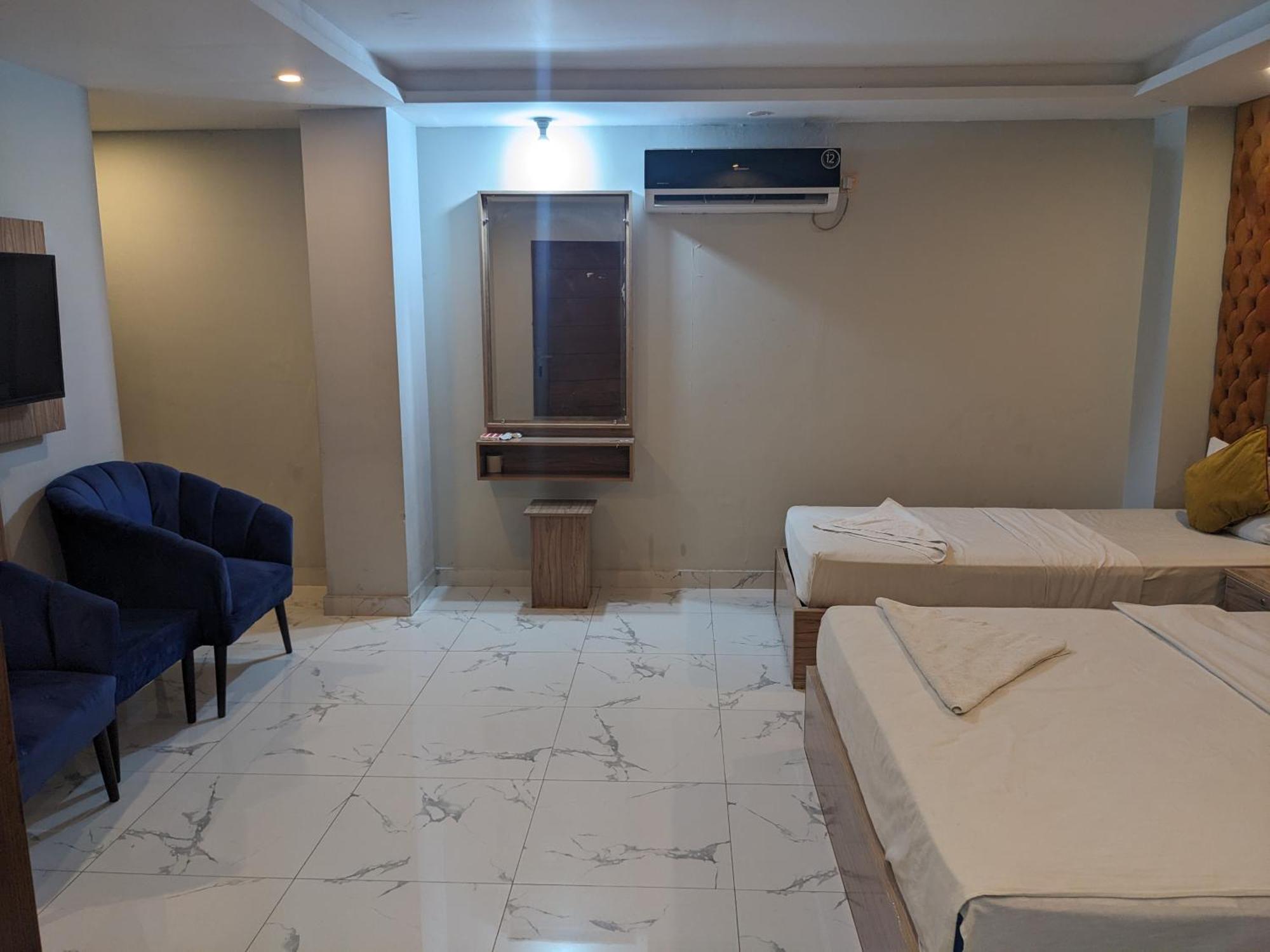 Nueva Hotel Исламабад Экстерьер фото