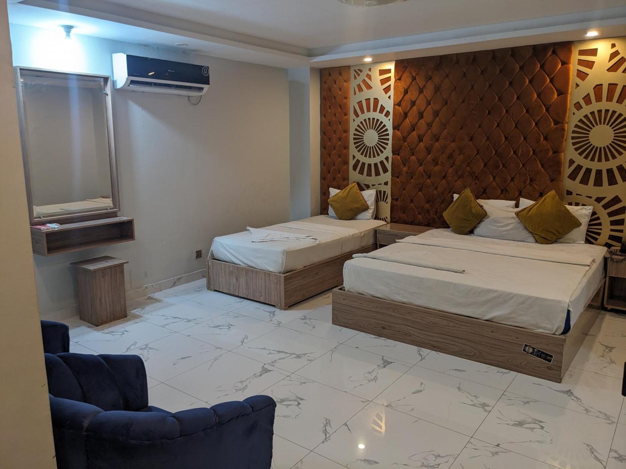 Nueva Hotel Исламабад Экстерьер фото